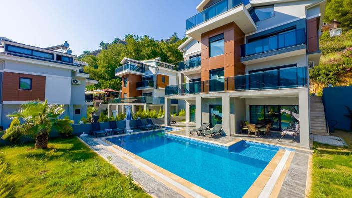 Image No.2-5 Bed Villa for sale