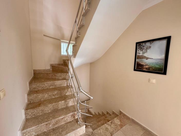 Image No.12-3 Bed Villa for sale