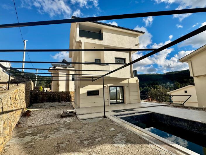 Image No.3-3 Bed Villa for sale