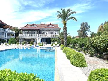 1 - Çalis, Apartment