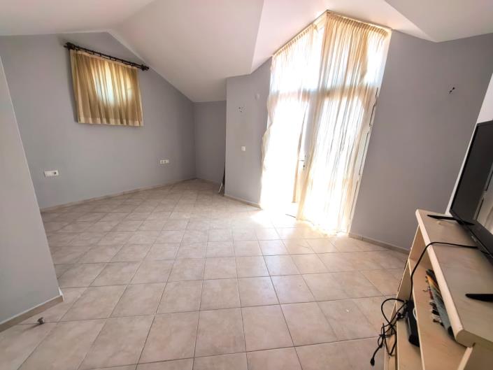 Image No.15-3 Bed Apartment for sale