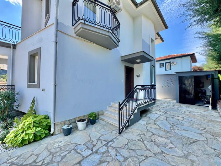 Image No.3-3 Bed Villa for sale