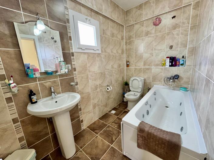Image No.18-3 Bed Villa for sale