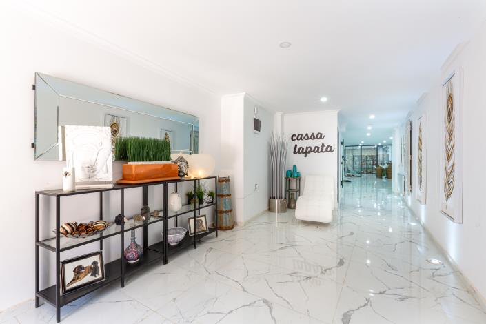 Image No.20-8 Bed Villa for sale