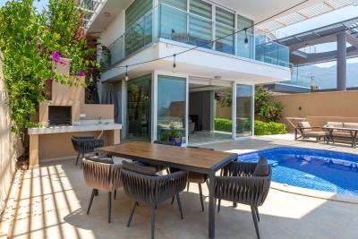 Hillside-2_need_company-26