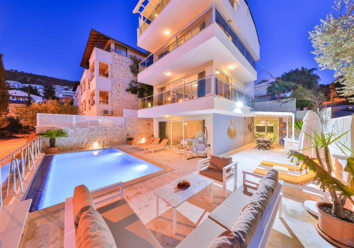 Image No.10-3 Bed Villa for sale