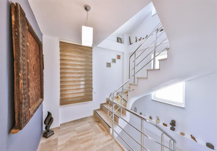 Image No.24-3 Bed Villa for sale