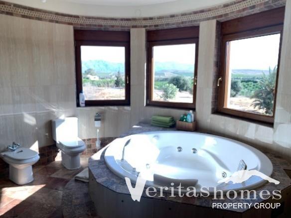 Image No.14-5 Bed Villa for sale