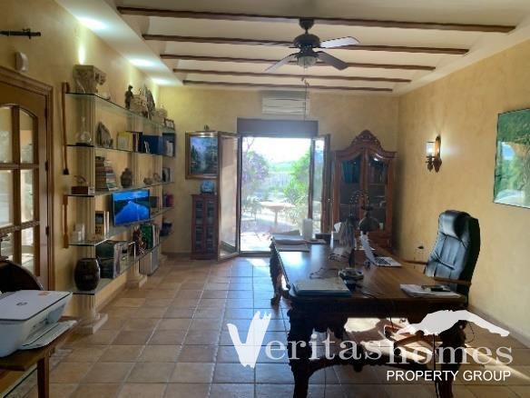 Image No.9-5 Bed Villa for sale