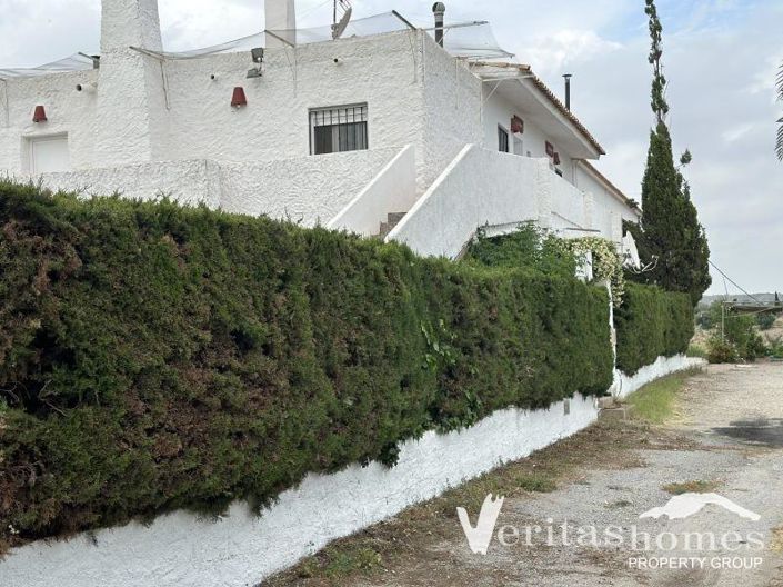 Image No.3-6 Bed Country House for sale