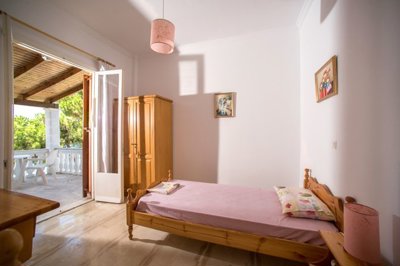 elxis20at20home20in20greece20paramonas20beach