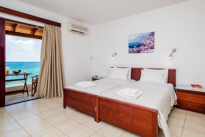 Image No.7-13 Bed Hotel for sale