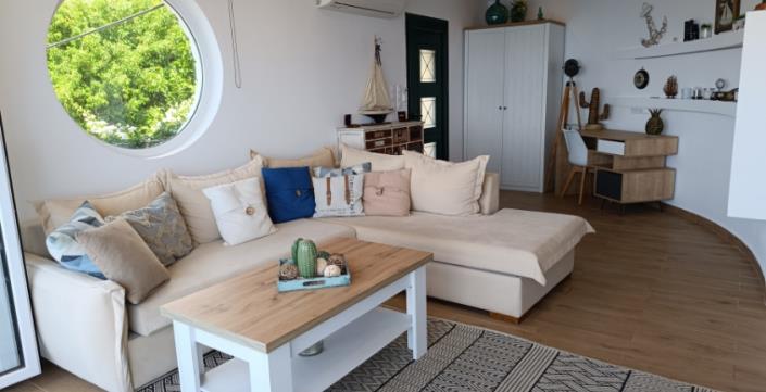 Image No.7-8 Bed House for sale