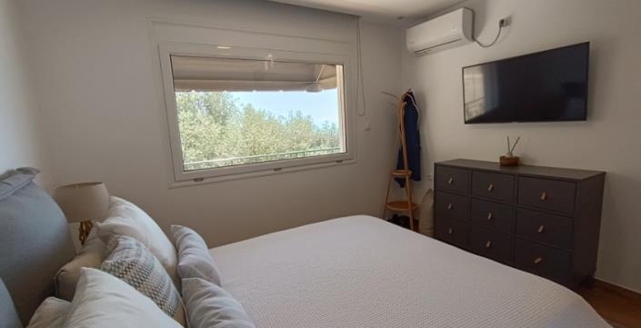 Image No.13-8 Bed House for sale