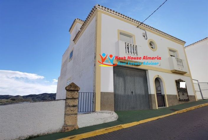 Image No.4-5 Bed Townhouse for sale