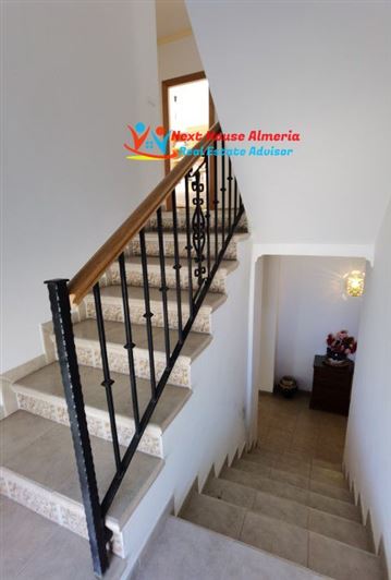 Image No.31-5 Bed Townhouse for sale