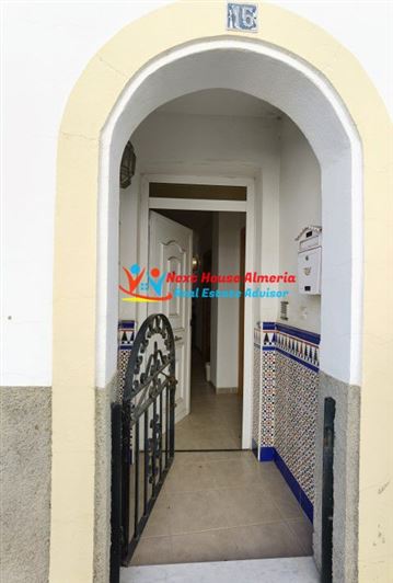 Image No.6-5 Bed Townhouse for sale