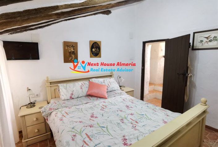 Image No.45-3 Bed Country House for sale