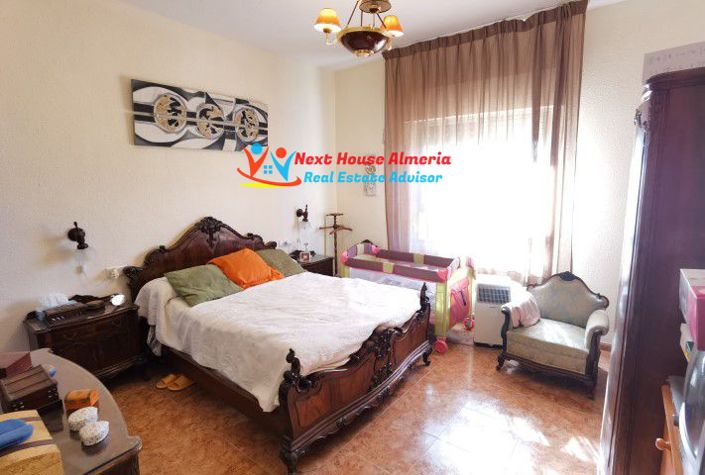 Image No.37-3 Bed Country House for sale
