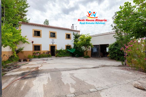 Image No.2-Maison de campagne de 6 chambres à vendre à Velez Blanco