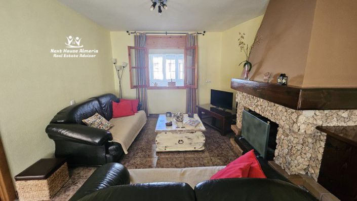 Image No.12-3 Bed Townhouse for sale