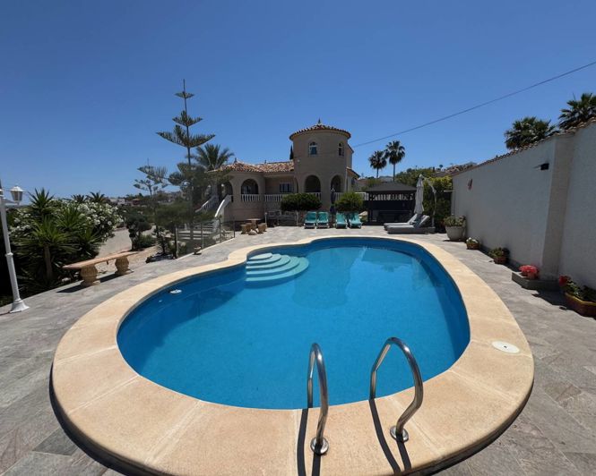 Image No.46-5 Bed Villa for sale
