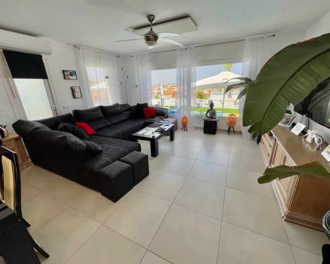 Image No.9-6 Bed Villa for sale