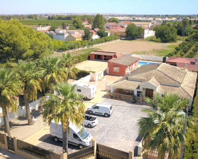 Image No.40-6 Bed Villa for sale