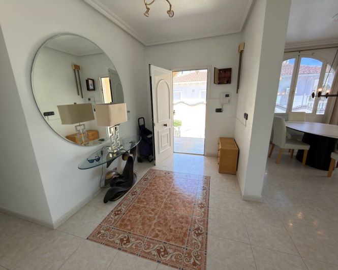 Image No.3-4 Bed Villa for sale