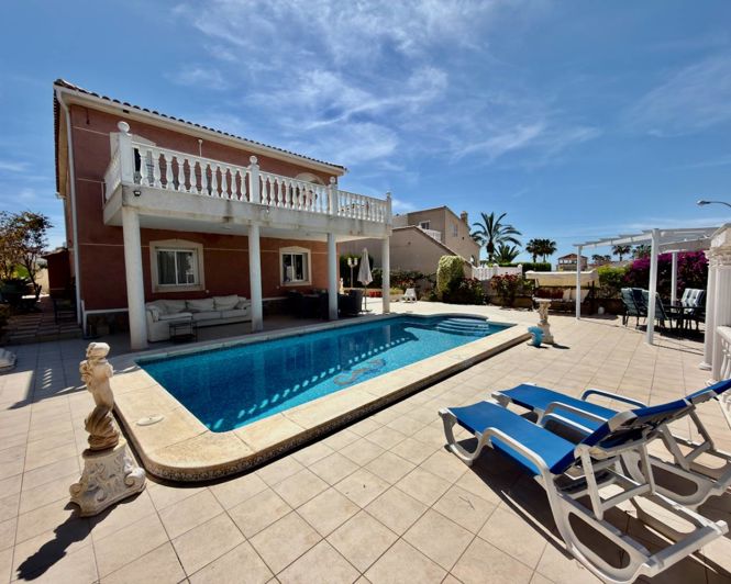Image No.26-5 Bed Villa for sale