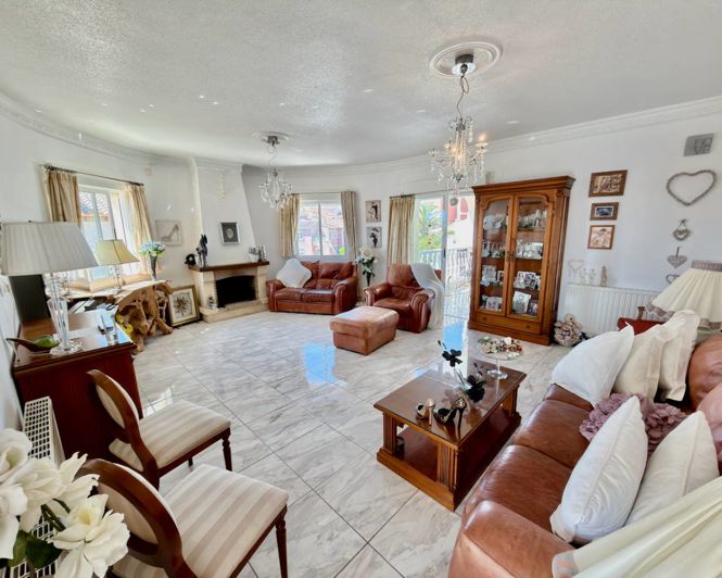 Image No.6-5 Bed Villa for sale