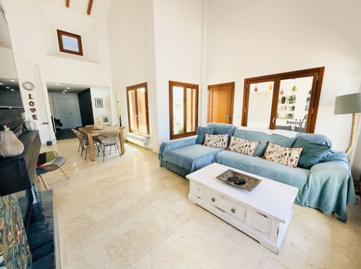 Image No.18-4 Bed Villa for sale