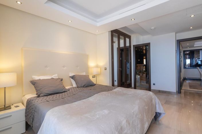 Image No.10-2 Bed Property for sale