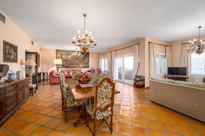 Image No.26-6 Bed Villa for sale