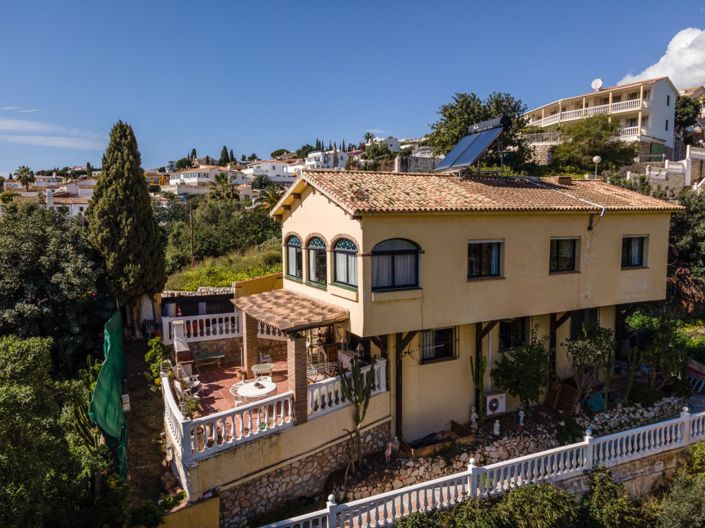 Image No.2-Villa de 4 chambres à vendre à Fuengirola