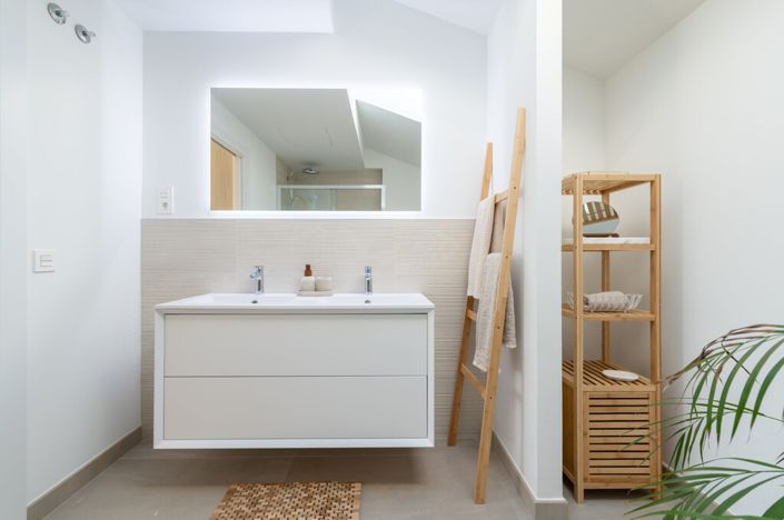 Image No.7-2 Bed Property for sale
