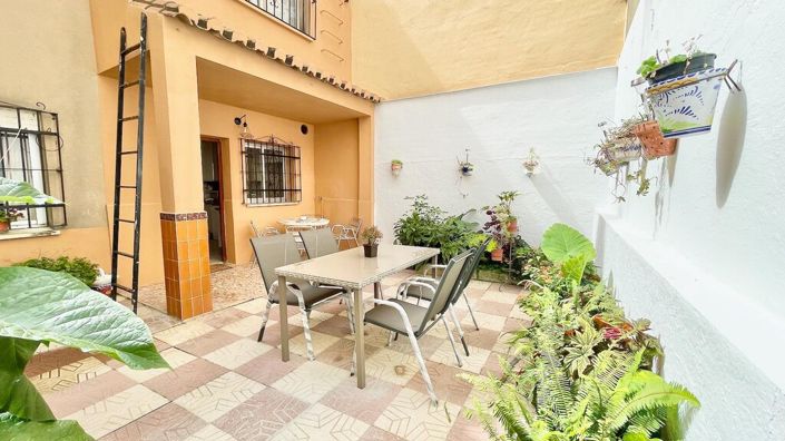 Image No.21-11 Bed Plot for sale