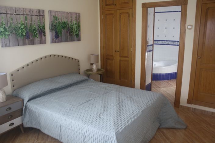 Image No.8-3 Bed Villa for sale