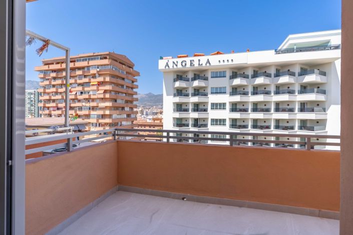 Image No.21-3 Bed Apartment for sale