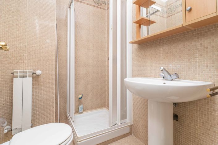 Image No.13-3 Bed Property for sale