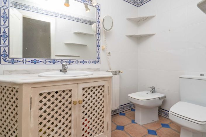 Image No.15-3 Bed Property for sale