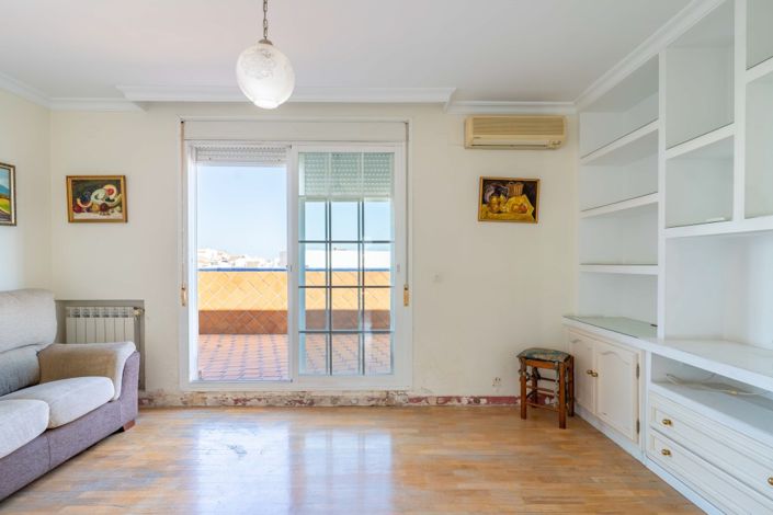 Image No.20-3 Bed Property for sale