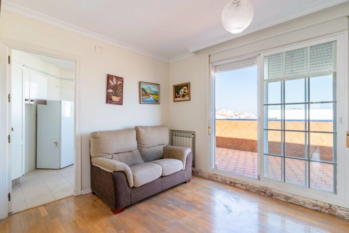 Image No.21-3 Bed Property for sale