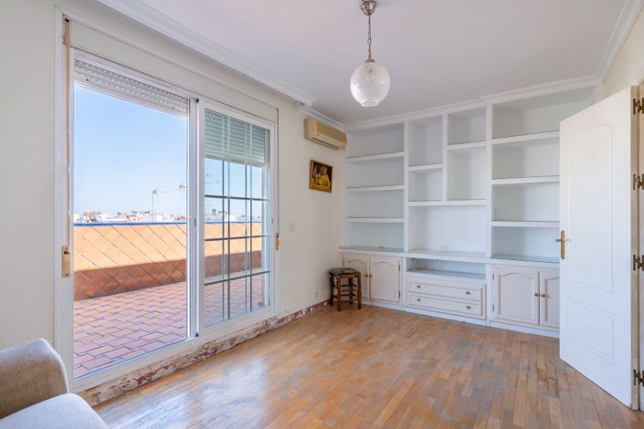 Image No.22-3 Bed Property for sale