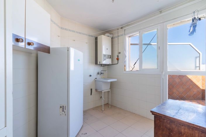 Image No.23-3 Bed Property for sale