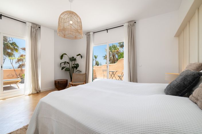 Image No.17-3 Bed Property for sale