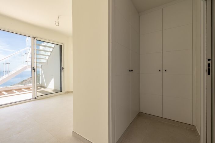 Image No.11-2 Bed Property for sale