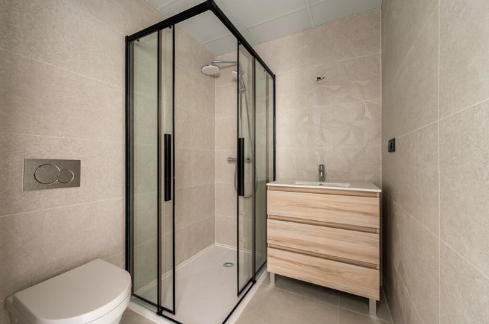 Image No.12-2 Bed Property for sale