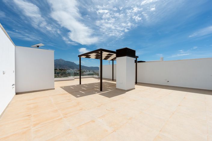 Image No.16-2 Bed Property for sale