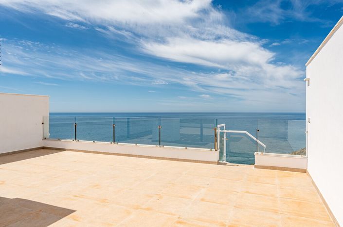 Image No.18-2 Bed Property for sale